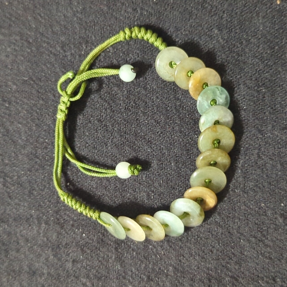 Green Adventurine Gemstone Overlapping Disc Slide Knot Style Statement Bracelet